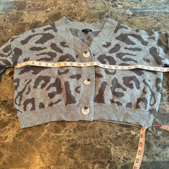 Paper Moon button front animal print cardigan sweater - Picture 3 of 12